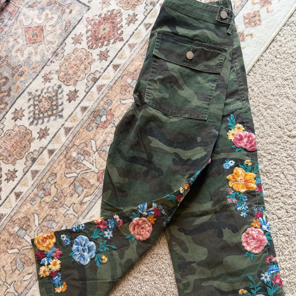 Cropped Free People Green Camo Skinny Pants with Multicolor Floral Embroidery